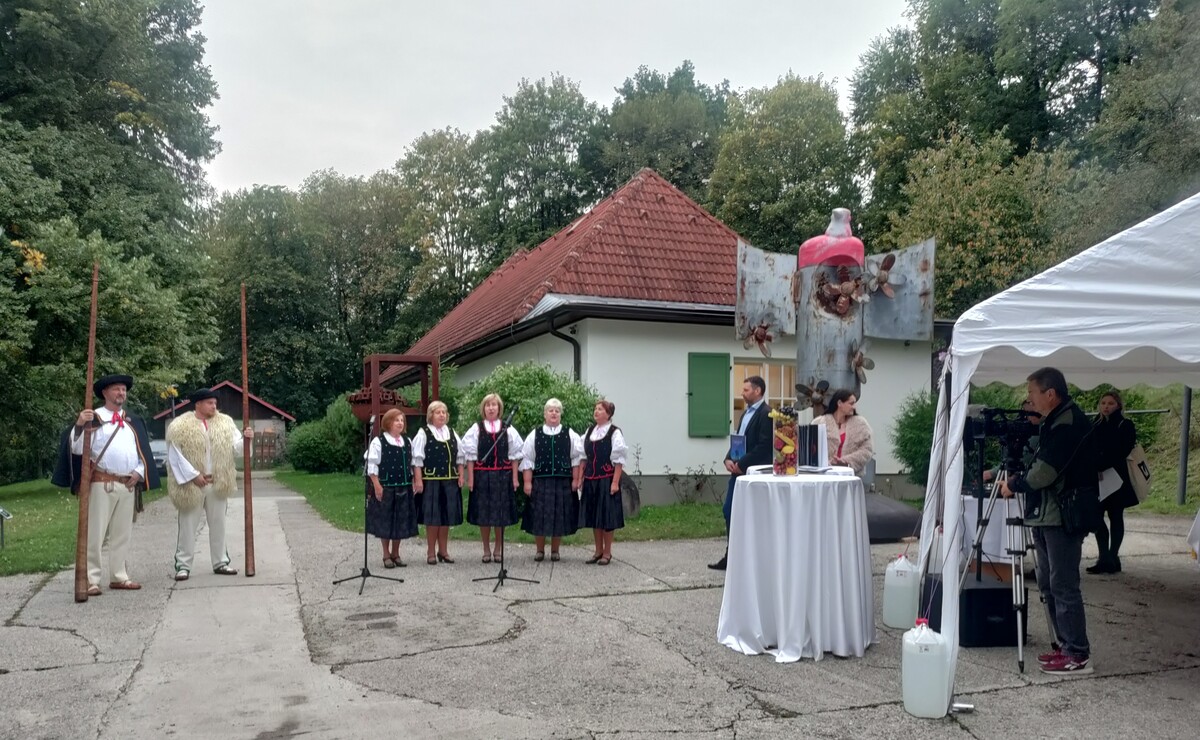 Vernisáž Návrat na dedovizeň 7